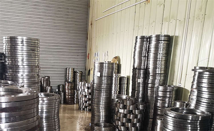 鋼材場焊管廠，大型鋼管生產(chǎn)廠家，2100mm大口徑螺旋焊管，1100mm螺旋鋼管