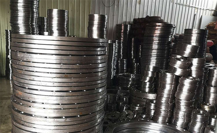 1724螺旋焊管，dn600螺旋管，鋼材場(chǎng)鋼護(hù)筒加工廠(chǎng)家，自來(lái)水防腐螺旋管廠(chǎng)家