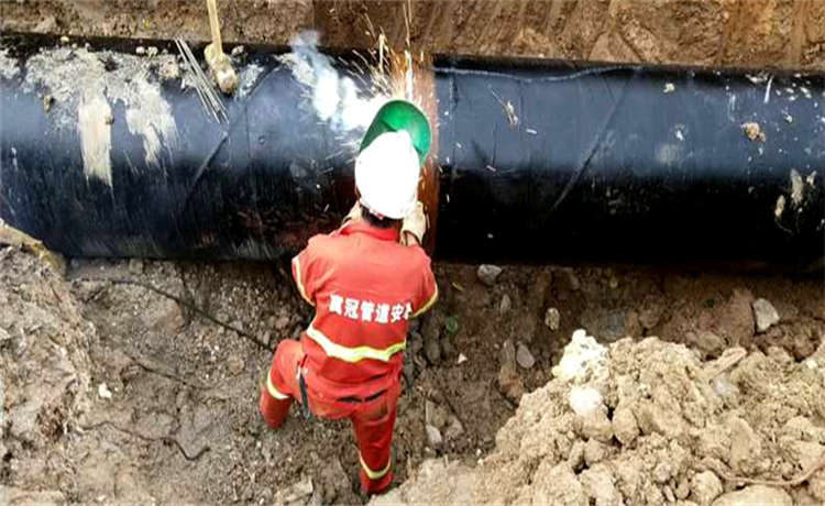 大型知名螺旋鋼管生產(chǎn)廠家，鋼材場走水螺旋管，1600螺旋管，1424mm螺旋管