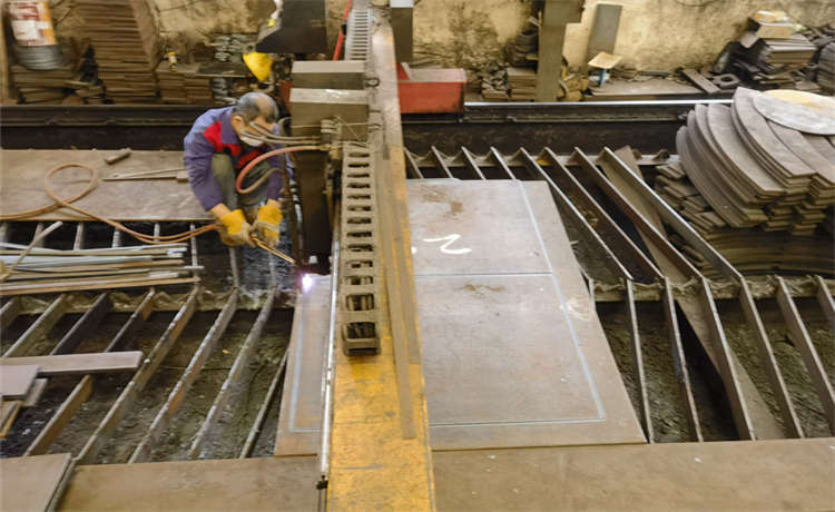 1000mm鋼立柱，1200mm鋼管樁，920螺旋焊管，700mm螺旋焊管